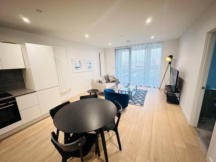 Spacious Modern 1 Bed Apartment. London Kültér fotó