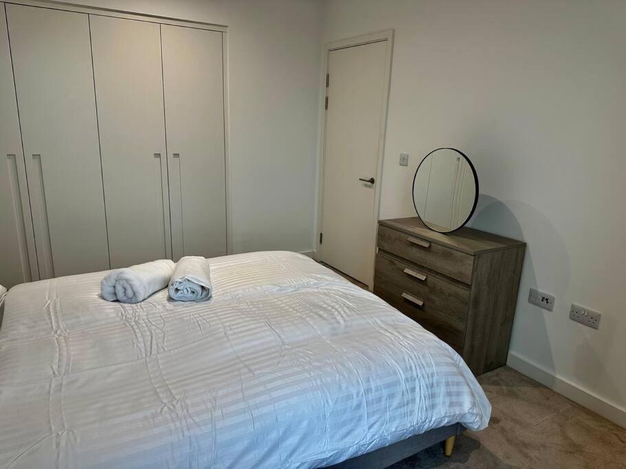 Spacious Modern 1 Bed Apartment. London Kültér fotó