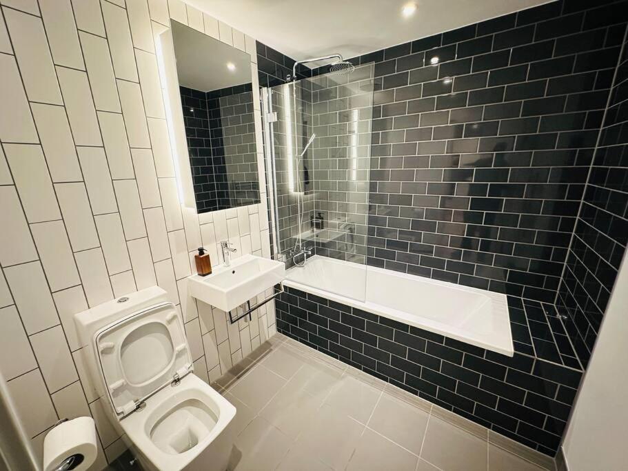 Spacious Modern 1 Bed Apartment. London Kültér fotó